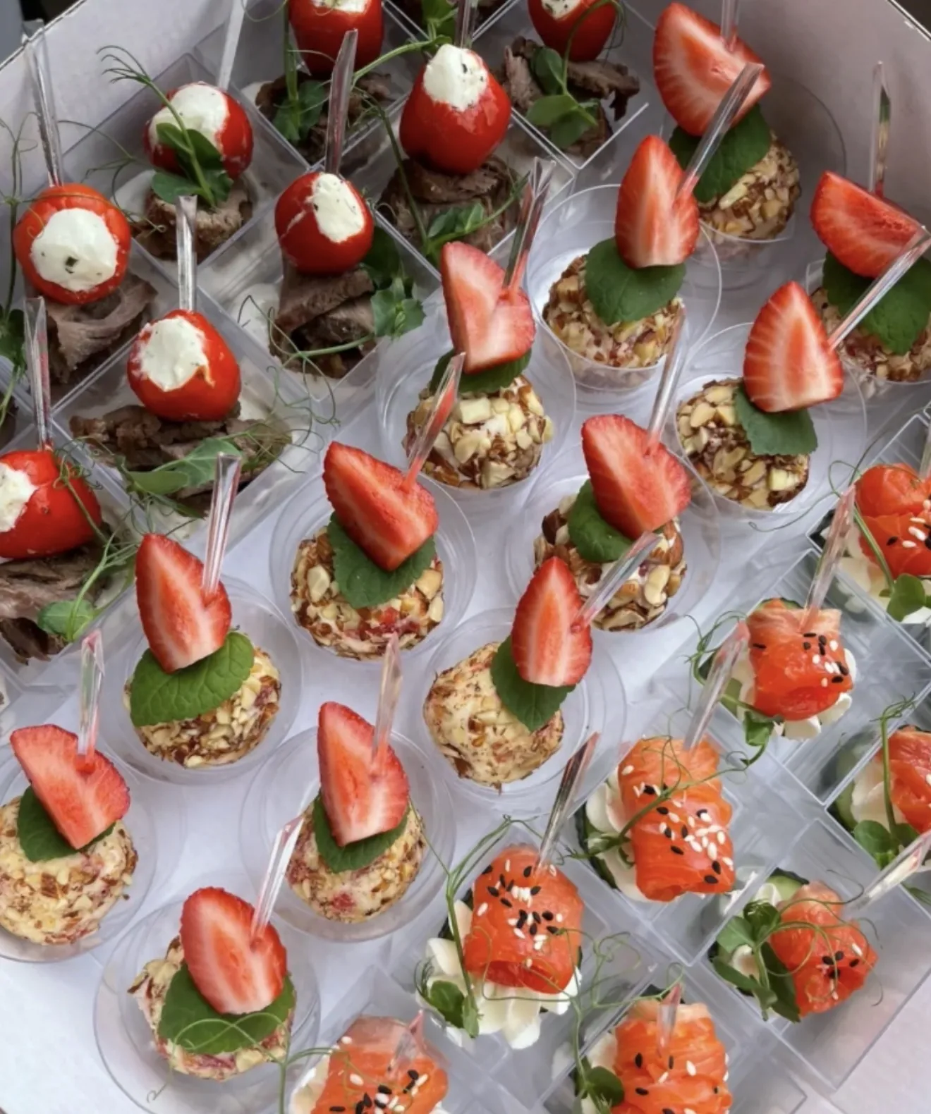 Канапе микс